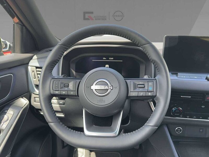 Nissan Qashqai Tekna 1.3 DIG-T MHEV Xtronic CarPlay SitzHzg.