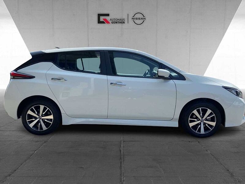 Nissan Leaf Acenta 40 kWh (ZE1) Winterpaket Kamera