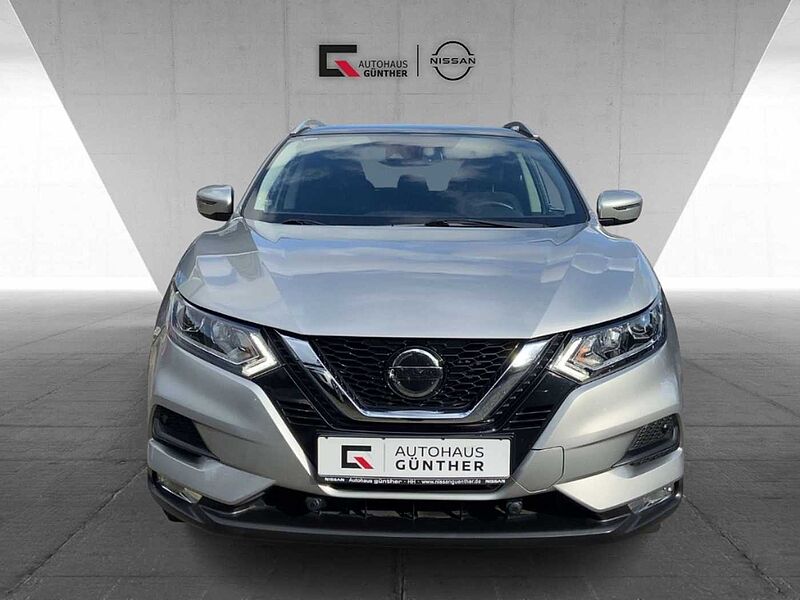 Nissan Qashqai N-Way 1.3 DIG-T 6MT Kamera Glasdach SitzHzg.