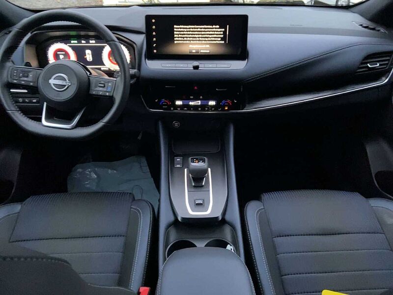 Nissan Qashqai Tekna 1.3 DIG-T MHEV 4x2 Kamera SitzHzg CarPlay